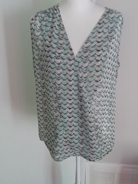 CAbi Teal and Gray Wave-Print V-Neck Sleeveless Top